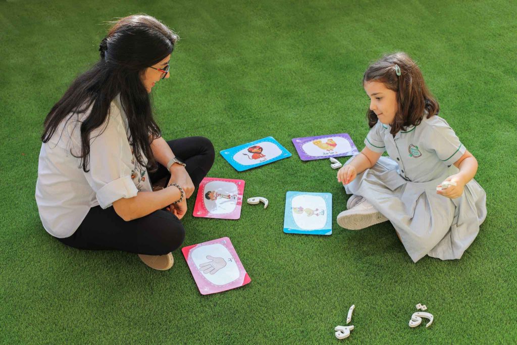 مقارنة بين ريجيو إميليا ومونتيسوري