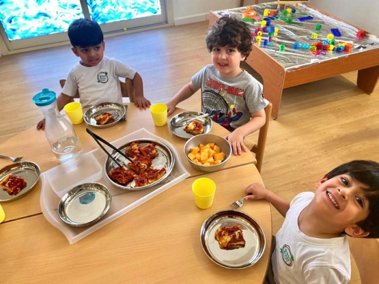 GreenGrassFamily dining style